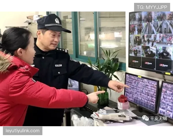 林孝埈拎着菜篮子被粉丝认出，钱包里那张卡直接把排队的人都噎住了